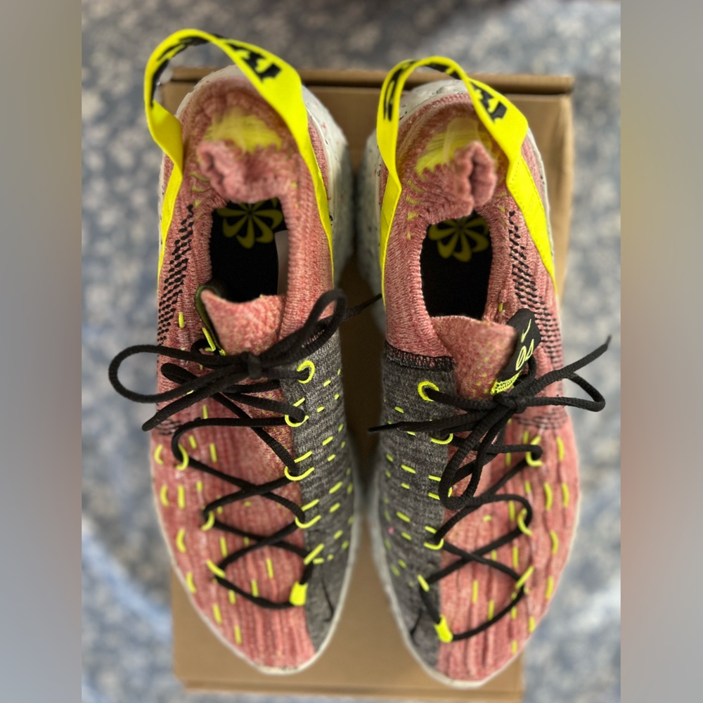 Nike Space Hippies women’s size 8.5 men’s size 7 neon yellow, black and pink